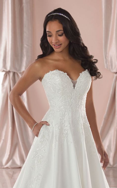 Find your dream dress. Affordable wedding dresses + Designs for every size 💕 // www.stellayork.com Stella York Dresses, Sparkly Wedding Gowns, Stella York Bridal, Wedding Dress Strapless, Mermaid Fit, Simple Satin, Ballgown Wedding Dresses, Stella York Wedding Dress, Ronald Joyce