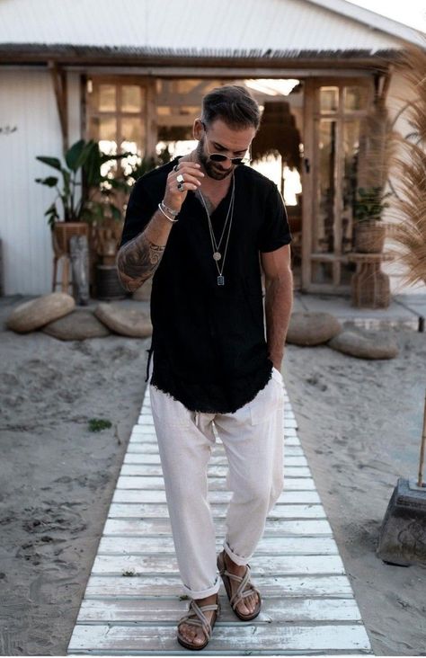 Boho Men Style, White Mexican, Spiritual Style, Mexican Boho, Boho Men, Outfits Hombre, Boho Chic Outfits, Simple Outfit, Mens Wear