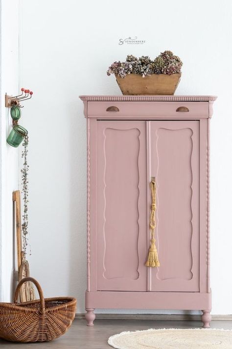 nursery wardrobe ideas armoire (3) Nursery Wardrobe Ideas, Nursery Wardrobe, Decoration Hall, Muebles Shabby Chic, Vintage Armoire, Painted Armoire, Painted Wardrobe, Pink Furniture, Deco Rose