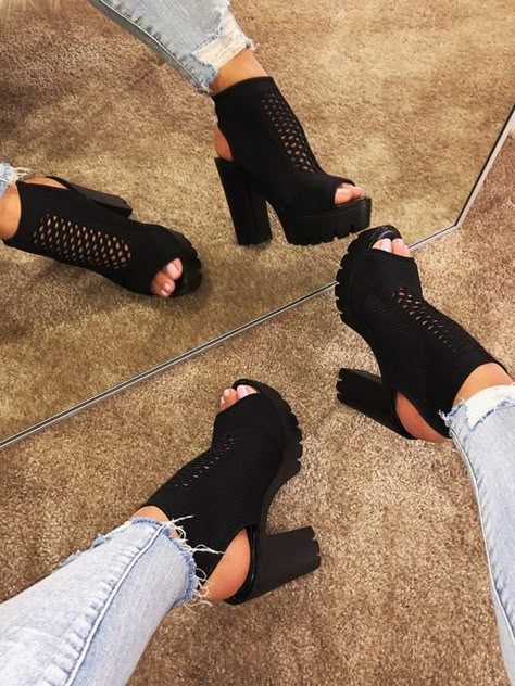 Hak Tinggi, Ankle Strap Chunky Heels, Black Chunky Heels, Heels & Wedges, Crazy Shoes, Lace Up Heels, Trendy Shoes, Womens Heels, Cute Shoes