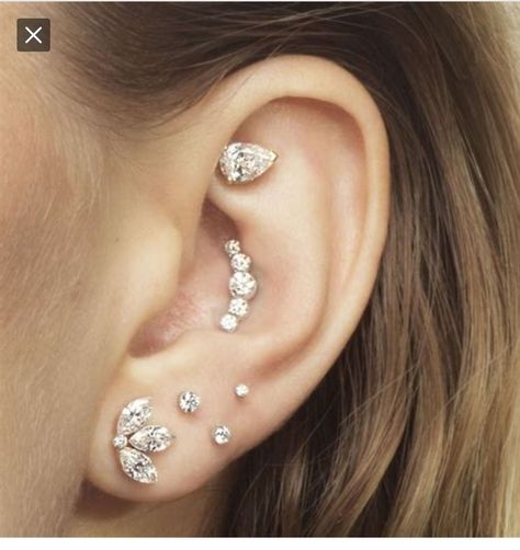 Top Ear Piercing, Pretty Piercings, Constellation Piercings, Different Ear Piercings, Unique Ear Piercings, Celebrities Earrings, Multiple Ear Piercing, Ear Lobe Piercings, Cool Ear Piercings