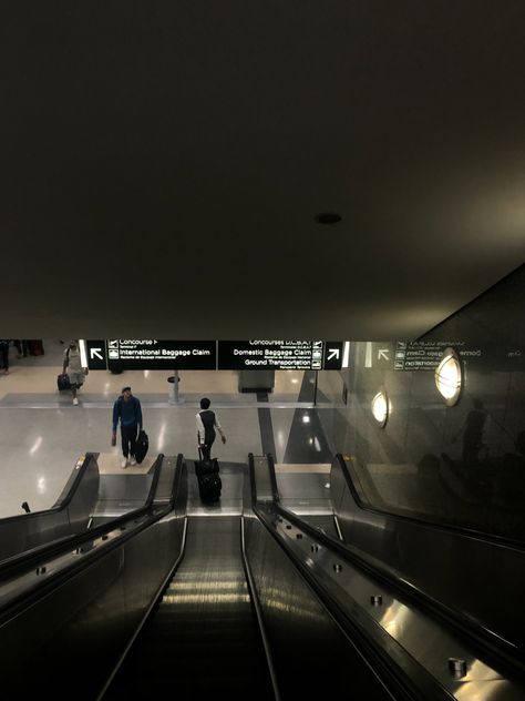 Airport Aesthetics, Airport Vibes, Seattle Apartment, Kpop Life, Atlanta Airport, Scene Aesthetic, Airport Aesthetic, Ireland Trip, Night Flight