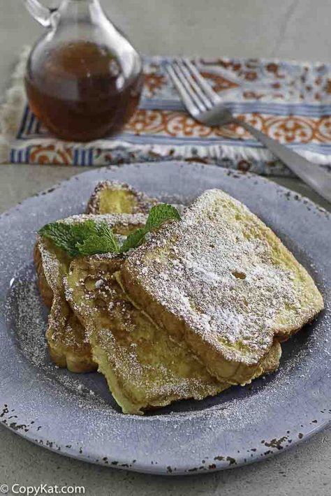 Make Denny's French Toast at home with this easy copycat recipe. Your breakfast never tasted so good. Dennys French Toast Recipe, French Toast Bake Recipe, Baked French Toast, Brioche French Toast, Cinnamon Roll Pancakes, Classic Breakfast, Copykat Recipes, Copycat Restaurant Recipes, French Toast Bake