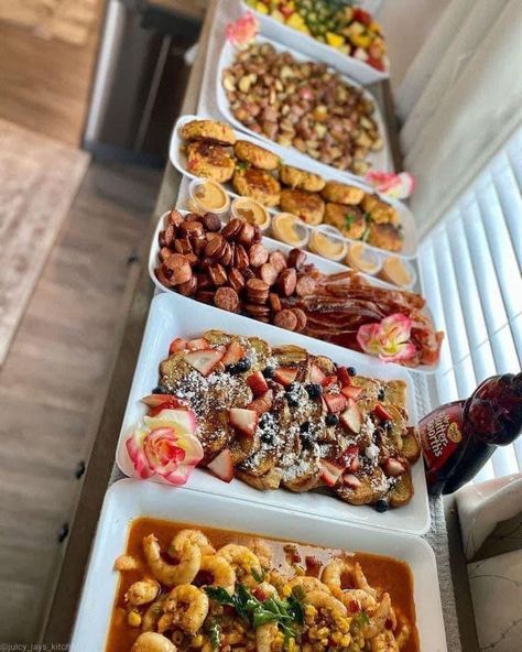 Brunch Bacon, Breakfast Brunch Party, Brunch Catering, Sausage Shrimp, Catering Food Displays, Brunch Bar, Brunch Spread, Eggs Breakfast, Shrimp Grits