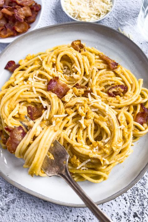 Salted Egg Pasta, Fusion Pasta, Parmesan Pasta Sauce, Egg Pasta Recipe, Pasta With Bacon, Salted Egg Yolk, Creamy Eggs, Egg Pasta, Pantry Ingredients