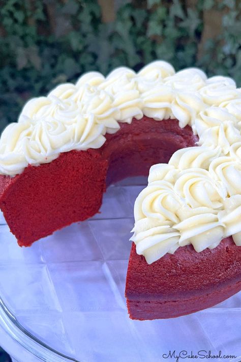 Red Velvet Bundt Cake Red Velvet Pound Cake With Cream Cheese, Frosting Bundt Cake, Nothing Bundt Cakes Recipe, Bundy Cake, Red Velvet Bundt, My Cake School, Red Velvet Bundt Cake, Velvet Cakes, Cake Bars Recipe