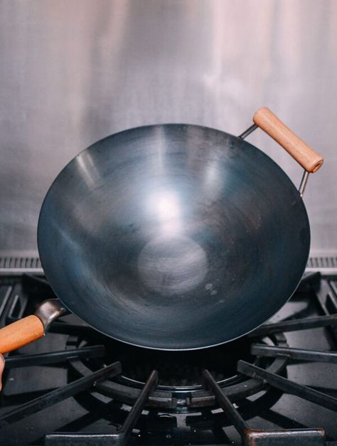 How to Season a Wok and Daily Wok Care by thewoksoflife.com How To Season A Carbon Steel Wok, Best Wok To Buy, Fried Spinach, Best Wok, Wok Recipes, Folded Paper Towels, Carbon Steel Wok, Wok Of Life, Woks Of Life