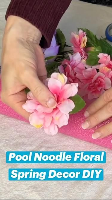 Easy Crafting Ideas, Summer Floral Decor, Pool Noodle Crafts, Diy Floral Decor, Pool Party Decorations, Diy Arrangements, Pool Noodle, Tension Rod, Easter Crafts Diy