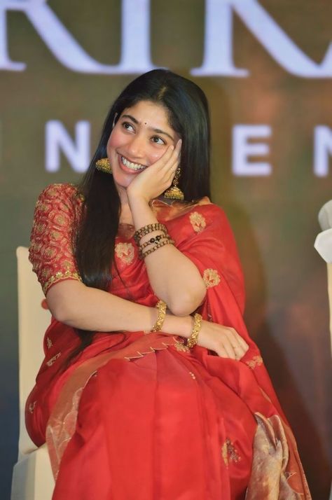 Saipallavi Hd Wallpaper, Sai Pallavi 4k Hd Images, Sai Pallavi Hd Images Wallpaper, Saipallavi Images Hd, Sai Pallavi Saree, Saree Dp, Saree Images, Sai Pallavi Hd Images, Pure Soul