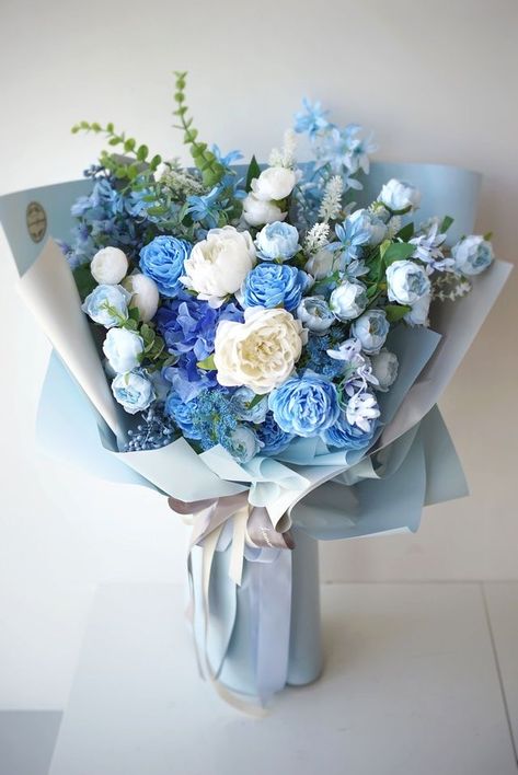 Blue Flowers Bouquet Gift, Blue Flowers Aesthetic Bouquet, Baby Boy Flower Arrangements, Blue Flowers Arrangements, Flower Bouquet For Men, Flowers For Guys, Flower Boquettes, Flower Bouquet Aesthetic, Flower Bouquet Ideas