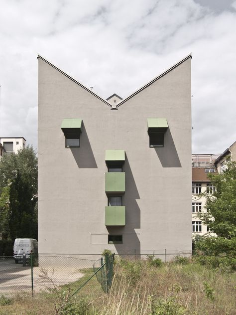 Gallery of AD Classics: AD Classics: The Kreuzberg Tower / John Hejduk - 1 John Hejduk, Richard Meier, Innovative Architecture, Modern Architects, Arch Daily, Unique Buildings, Architecture Office, Interior Architect, Architecture Exterior