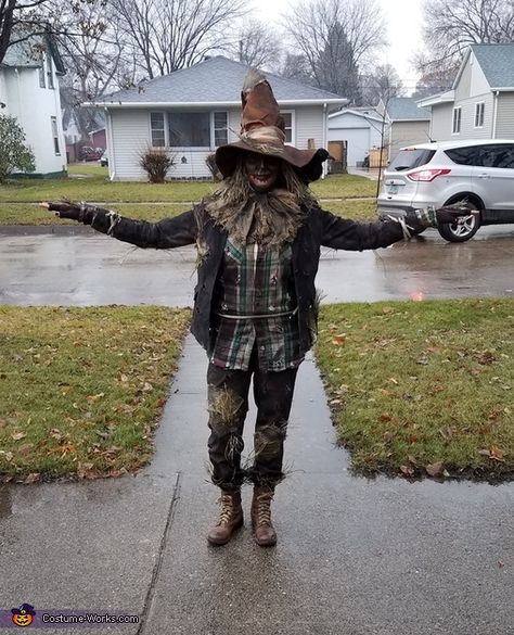 Diy Scary Scarecrow Costume, Scare Crow Halloween Costume, Diy Scary Scarecrow, Creepy Scarecrow Costume, Scarecrow Costume Diy, Crow Halloween Costume, Costume Halloween Homme, Scarecrow Costume Women, Scary Scarecrow Costume