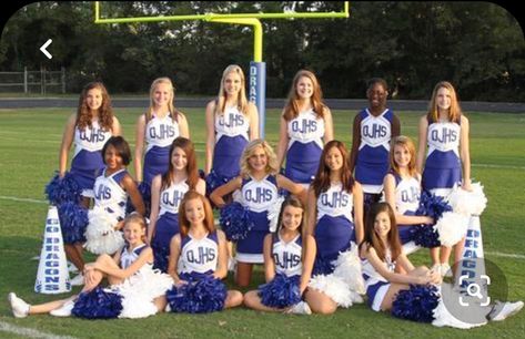 Cheerleading Team Photos, Cheerleading Team Pictures, Team Picture Poses, Cheer Photo Ideas, Cheer Picture Ideas, Dance Team Photos, Cool Cheer Stunts, Cheerleading Poses, Cheer Photo