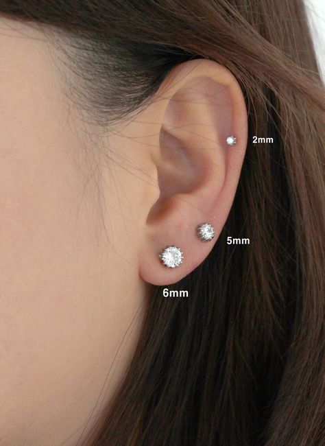 Good Piercings, Simple Ear Piercings, Mid Helix Piercing, Stud Helix Piercing, Outer Conch, Helix Piercing Stud, Cartilage Piercing Stud, Daily Earrings, Cluster Earring