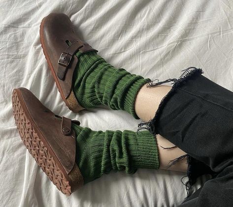 Peter Pettigrew Aesthetic, Aesthetic Marauders, Boston Clogs, Peter Pettigrew, Marauders Era, Fall Aesthetic, The Little Things, Outfits Casuales, Dr. Martens