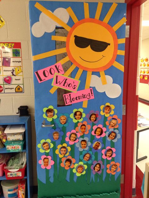 New Classroom Door Decor for Spring Preschool Decorations, Preschool Door Decorations, Spring Classroom Door, Preschool Door, Spring Door Decoration, School Door Decorations, Spring Classroom, Spring School, Door Display