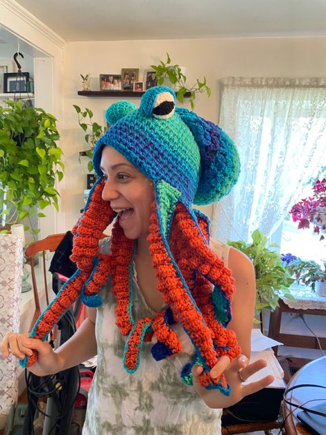 Crochet Crazy Hats, Weird Crochet Hats, Octopus Crochet Hat, Fish Hat Crochet, Octopus Hat Crochet, Crochet Octopus Hat, Octopus Hat, Silly Hats, Crochet Hat For Women