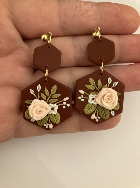 Crea Fimo, Diy Earrings Easy, Polymer Clay Gifts, Polymer Clay Flower Jewelry, Diy Earrings Polymer Clay, Polymer Clay Jewelry Tutorials, Handmade Clay Jewelry, Tanah Liat, Polymer Clay Diy