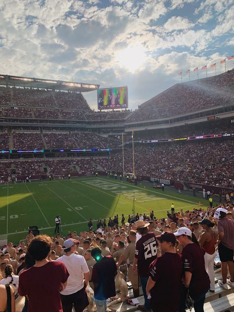 Texas A&m Aesthetic, Tamu Aesthetic, A&m Football, Football Aesthetic, Aggie Football, College Vision Board, College Motivation, Sec Football, Book Promotion