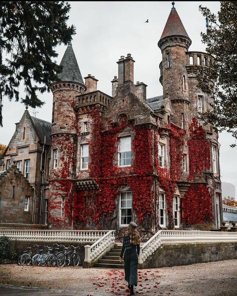 Edinburgh Halloween, Edinburgh Autumn, Carlowrie Castle, Business Moodboard, Manor Aesthetic, Amazing Backgrounds, Historical Houses, Castle Exterior, Antique Architecture