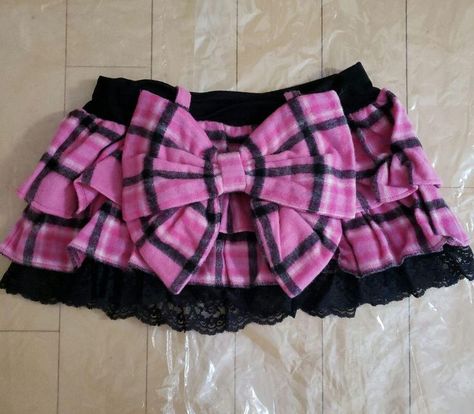 Skirt With Ribbon, Agejo Gyaru, Bow Skirt, Gyaru Fashion, 2000s Fashion Outfits, J Fashion, Cute Skirts, Harajuku Fashion, Pink Plaid