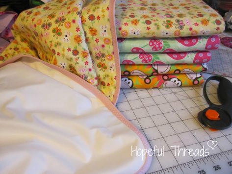 Hopeful Threads: TUTORIAL - Reusable Absorbent Underpads - Bed pads Washable Puppy Pads, Diy Mattress, Neutral Bed Linen, Dog Pee Pads, Incontinence Pads, Potty Pads, Usa Florida, Grey Linen Bedding, Bed Pads