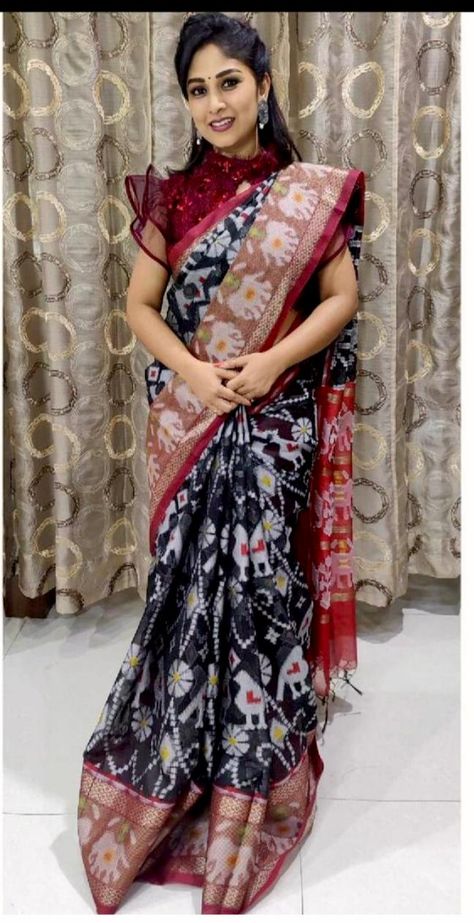 Latest Sadi Pattern 2023, Print Saree Latest, Pa Neck Blouse Designs, Floral Print Sarees Blouse Design, New Latest Blouse Pattern 2023, Elegant Silk Saree With Printed Motifs, Brocade Fabric Saree With Motifs, Plain Blouse Designs, Lace Blouse Design