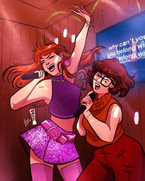 Girls Karaokê Night 💜🧡 • #fanart #scoobydoo #scooby #daphne #velma #mysteryinc #mysteryincorporated #daphneblake #velmadinkley #coolsville #crystalcove #girls #art #brart Scooby Doo Mystery Incorporated Fanart, Daphne And Velma Fanart, Scooby Doo Poly, Velma Scooby Doo Fanart, Velma Movie, Shaggy X Daphne, Daphne Blake Fanart, Scooby Doo Oc, Daphne X Velma