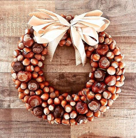 Pinecone Crafts Kids, Flower Factory, Noel Diy, Pine Cone Crafts, Awesome Videos, Fall Halloween Crafts, Xmas Diy, Autumn Crafts, Autumn Wreath