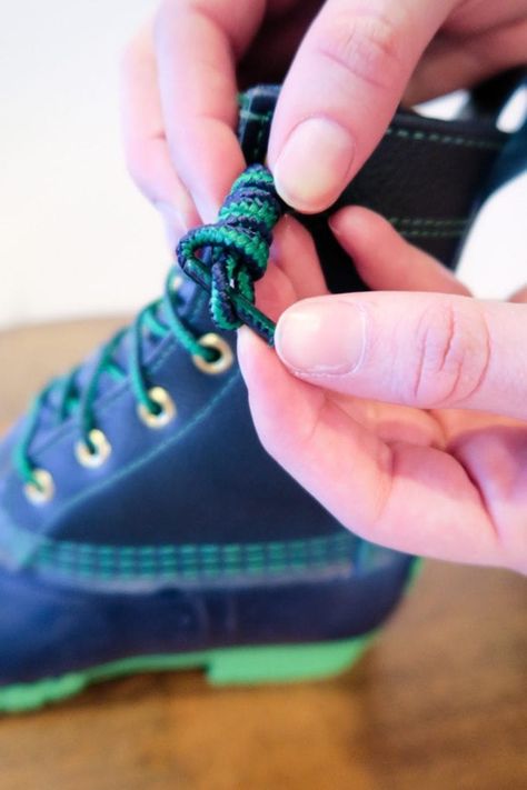 How To Tie Laces, Tree Farm Photo Shoot, Ways To Tie Shoelaces, Christmas Tree Farm Photo Shoot, Carly The Prepster, Christmas Tree Farm Photos, How To Lace Converse, Boot Laces, How To Tie Shoes