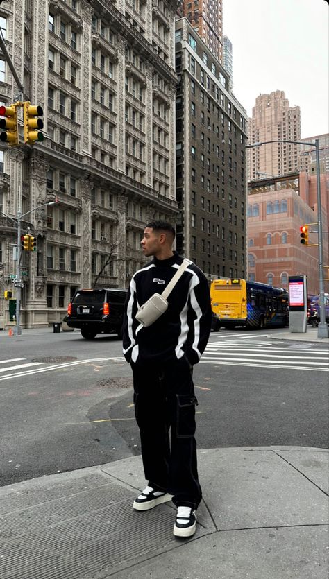 Men’s Streetwear Photoshoot, Comply Outfit, Fit Poses Men, Streetwear Men Poses, Aesthetic Clothes Guys, Street Wear Poses Men, Black Mens Outfits Street Style, Larry June Outfit, 2024 Outfits Men