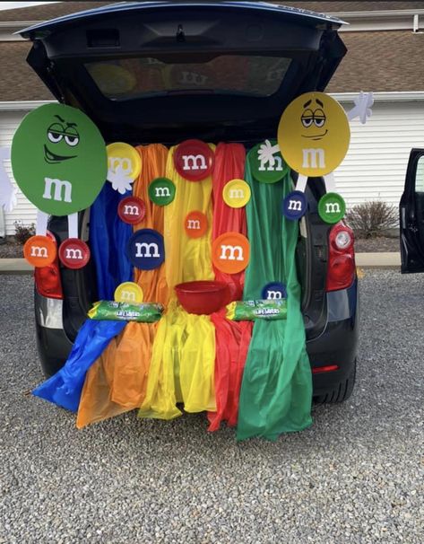 Trunk Or Treat Ideas For Van, Funny Themes, Halloween Car Decorations, Church Trunk, Trunker Treat Ideas, Trunk Or Treat Ideas, Animals Food, Church Ministry, Harvest Party