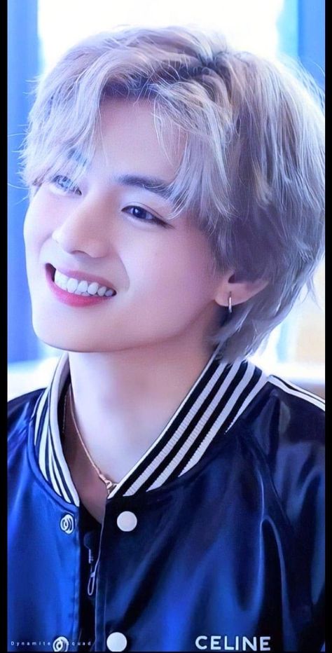 Bts V Photos Cute Smile, Taehyung Smile Wallpaper, V Cute Photos, V Cute Smile, Tae Cute, Taehyung Smile, Smile Wallpaper, Bts V Photos, Jimin Selca