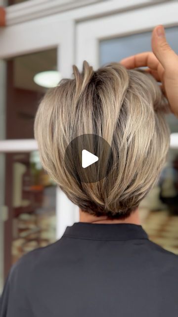 ÖMER ÖZDEMIR on Instagram: "Long pixie Balayage #pixiehair #pixiebob #pixieblond #pixiebob #wellabewegt #wellapasionista #loveisinthehair" Back Of Pixie Haircut Neckline, Pixie Balayage, Long Pixie Bob, Short Fine Hair, Pixie Haircut Short, Platinum Blonde Pixie, Short Hairstyles Fine, Hairstyles Blonde, Blonde Pixie Hair