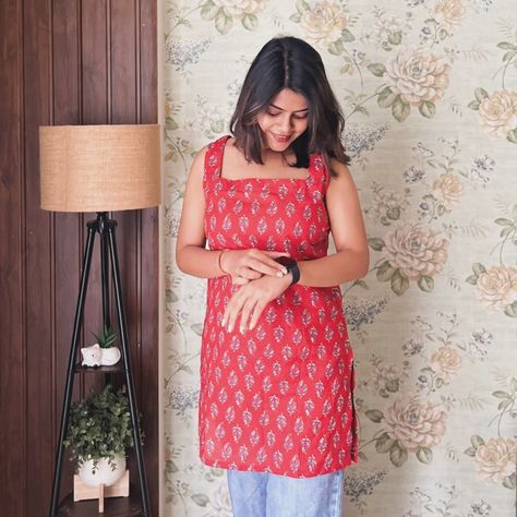 Cool Cotton Kurtis for Summer☀️ Fabric is key: 100% cotton: Opt for breathable, lightweight cotton to beat the heat. Styles to flatter ♥️ Length: Short kurtis that fall at the hip or mid-thigh are perfect for summer. Silhouettes: Straight cut: A classic and versatile option that goes well with any bottoms. A-line: Flattering for most body types and offers a breezy feel. Summer-friendly details: Sleeves: Sleeveless for maximum airflow. Necklines: Square for a cool and comfortable fee... A Line Short Kurti, Sleeveless Kurti Designs Cotton, Sleeveless Cotton Kurti, Sleeveless Short Kurti, Kerala Outfit, Sleeveless Kurti Designs, Sleeveless Kurti, Short Kurti Designs, Short Kurtis