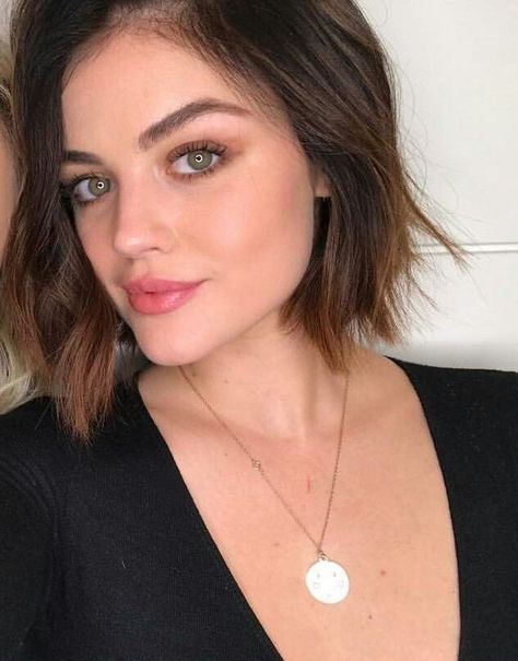 Lucy Hale Lucy Hale Hair Short, Lucy Hale Eyebrows, Lucy Hale Bob, Lucy Hale Short Hair, Lucy Hale Makeup, Lucy Hale Hair, Lob Hair, Pretty Little Liars Aria, Lucy Hale Style