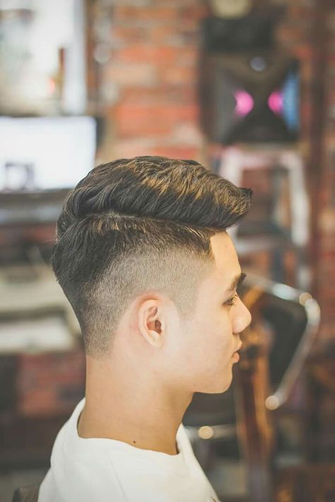 Side Slope Haircut Men, Slope Haircut Men, Fashion Hair Styles, Barber Cut, Short Sides Long Top, Berber Tattoo, S Haircut, Barbers Cut, Hair Boy