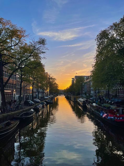 Amsterdam Sunset, Aesthetic Amsterdam, Amsterdam Photography, Living In Europe, Dream Travel Destinations, Travel Wall, Oui Oui, Travel Europe, Pretty Places