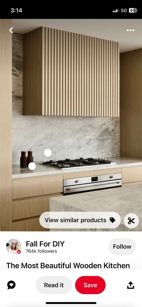 Kitchen Extractor Hood, Kitchen Hood Ideas, Kitchen Extractor, Bungalow Interior, Timber Battens, Timber Slats, Kitchen Hoods, Kitchen Cabinet Doors, Apartment Kitchen