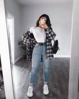 Flannel Shirt Outfit Women, Black And White Flannel Outfit, Black Flannel Outfit, Simple Fall Outfits Casual, Stylish Jeans Outfit, Flannel Outfits Fall, Flannel Shirt Outfit, Flannel Outfit, Black And White Flannel