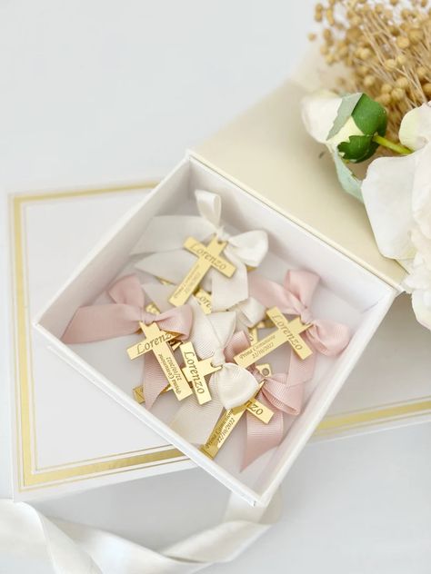 Baptism Favor Tag Gold Rectangle Name Tag Cross Baptism - Etsy Australia Magnet Favors, First Communion Favors, Baptism Decorations, Engagement Favors, Communion Favors, Baby Favors, Christening Favors, Favors Birthday, Wedding Gift Tags