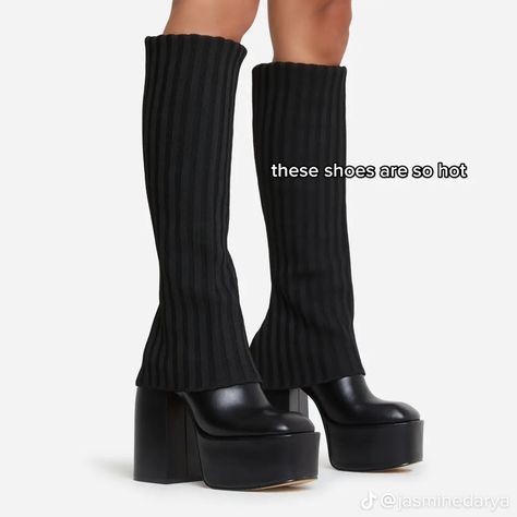 Boots With Leg Warmers, Fashion Shoes Heels, Aesthetic Shoes, Swag Shoes, Fashion Heels, Pretty Shoes, Platform Boots, Y2k Fashion, Leg Warmers