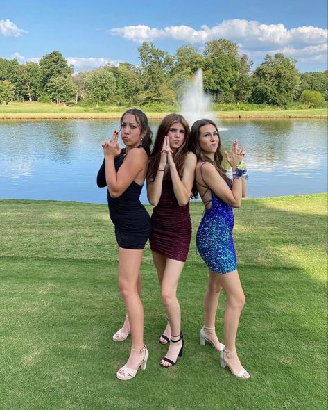 Hoco Pics For 3, Trio Formal Poses, Pics To Recreate With Friends Trio, Three People Prom Poses, Trio Dance Poses For Pictures, Homecoming Poses 3 People, Trio Homecoming Poses, Prom Poses For Trios, Hoco Poses For 3 People