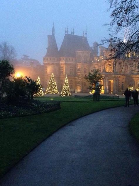 Waddesdon Manor, People Walking, Biltmore Estate, Noel Christmas, Winter Aesthetic, Christmas Aesthetic, Pretty Places, Albania, Christmas Christmas