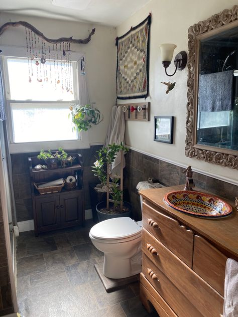 My parents bohemian bathroom done completely by them DIY. Grunge Apartment Aesthetic, Indie Bathroom, Grunge Bathroom, Bathroom Cottagecore, Bathroom Modern Farmhouse, Cottage Core Bathroom, Bathroom Cozy, Bathroom French, Bathroom Cottage