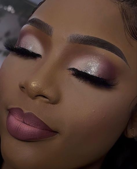 Bridal Eyeshadow Makeup, Wedding Makeup Light Skin, Bridal Nude Makeup, Bridal Makeup Black Women, Soft Glam Makeup Brown Eyes, Bridal Makeup For Black Women, Full Glam Makeup Looks Black Women, Nude Makeup Black Women, Full Lips Makeup