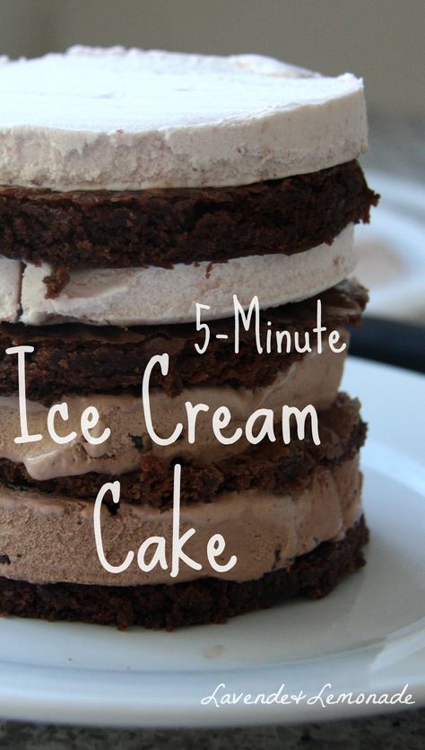 Homemade Cake Recipe, Make Ice Cream Cake, Diy Ice Cream Cake, Easy Ice Cream Cake, Homemade Ice Cream Cake, Ice Cream Cakes, Ice Cream Cake Recipe, Brownie Ice Cream, Cream Pies