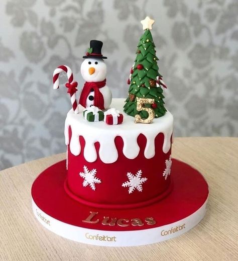 Cute Christmas Cake Designs, Cake Ideas For Christmas, Easy Christmas Cake Ideas, Xmas Cake Ideas, Christmas Birthday Cakes, Christmas Cake Ideas Easy, Easy Christmas Cakes, Cute Christmas Cakes, Birthday Christmas Cake