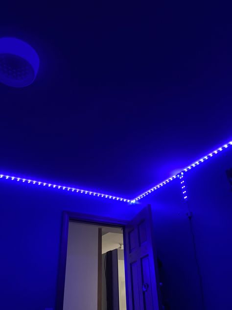 Led Strip Lights Boys Room, Lid Lights Bedroom, Boys Room Lights, Kids Led Lights Bedroom, Rope Lights Bedroom Ceilings, Room Ideas Boys Teen, Boy Room Led Lights, Led Lights Basement, Led Lights Bedroom Boys