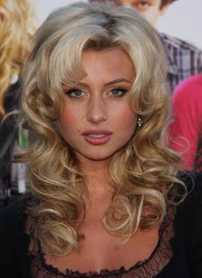 Aly Michalka had the prettiest hair. Love these bangs Aly Michalka, Peinados Fáciles Para Cabello Corto, Hair Stylies, Hair Reference, Hair Inspo Color, American Beauty, Dream Hair, Big Hair, Aesthetic Hair